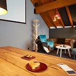 Moontain Hotel Oz