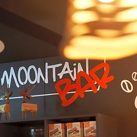 Hotel Moontain Oz