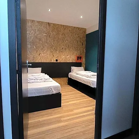 Hotel Moontain Oz