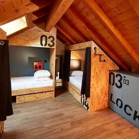 Hotel Moontain Oz