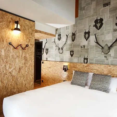 Hotel Moontain Oz