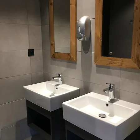 Moontain Hotel Oz