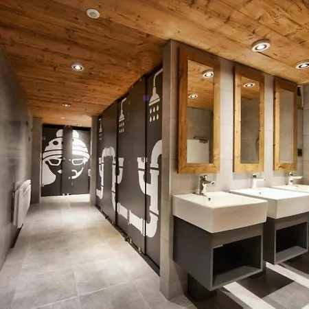 Hotel Moontain Oz